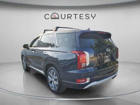 Used 2021 Hyundai Palisade Limited w/ Cargo Package FWD image 2