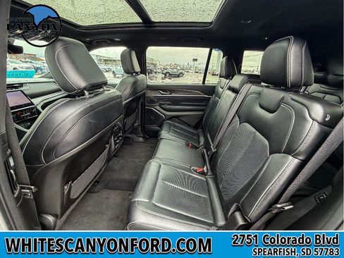 Used 2024 Jeep Grand Cherokee L Overland image 9