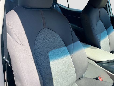 Used 2019 Toyota Camry LE image 25