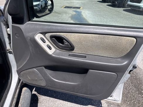 Used 2004 Ford Escape XLT FWD image 13