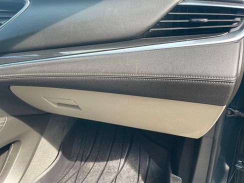 Used 2019 Buick Enclave Premium AWD/4WD image 43