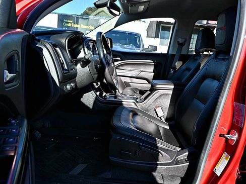 Used 2022 GMC Canyon AT4 image 15