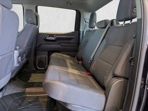 Used 2022 Chevrolet Silverado 1500 RST w/ Redline Edition AWD/4WD image 18