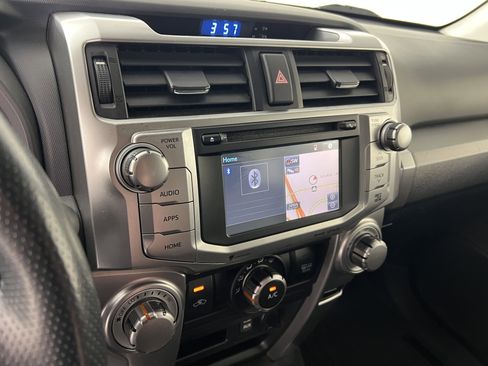 Used 2017 Toyota 4Runner SR5 AWD/4WD image 27
