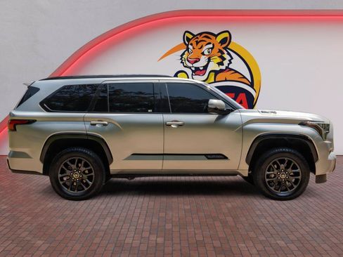 Used 2023 Toyota Sequoia Platinum AWD/4WD image 4