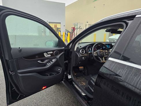 Used 2022 Mercedes-Benz GLC 300 4MATIC image 21