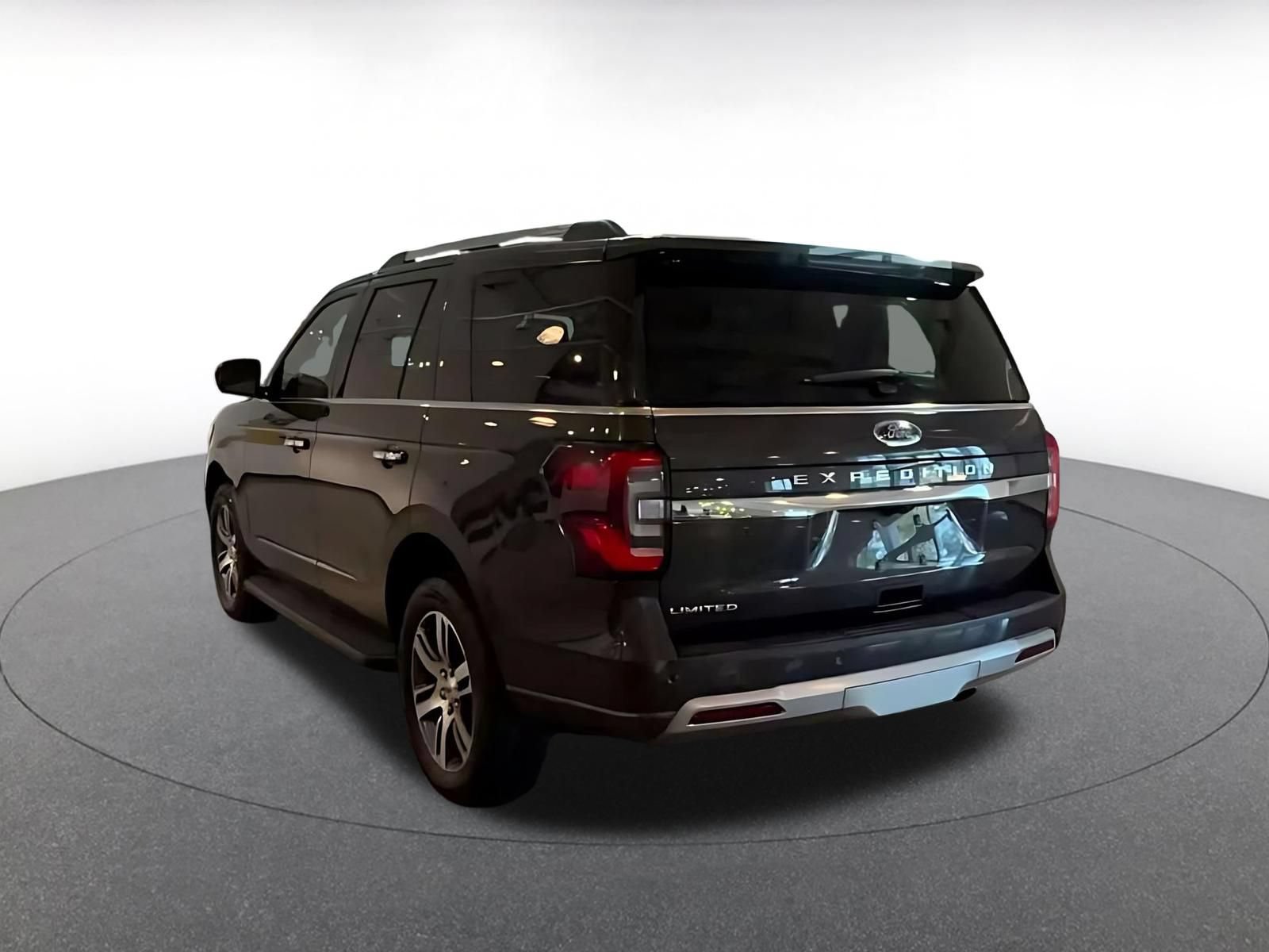 Used 2024 Ford Expedition Limited AWD/4WD image 8