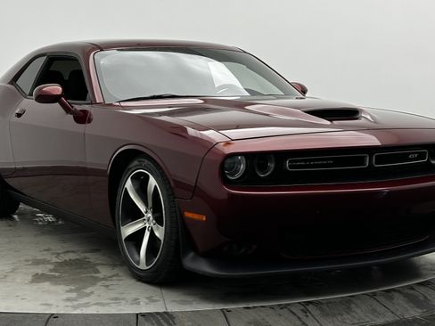 Used 2019 Dodge Challenger GT image 3