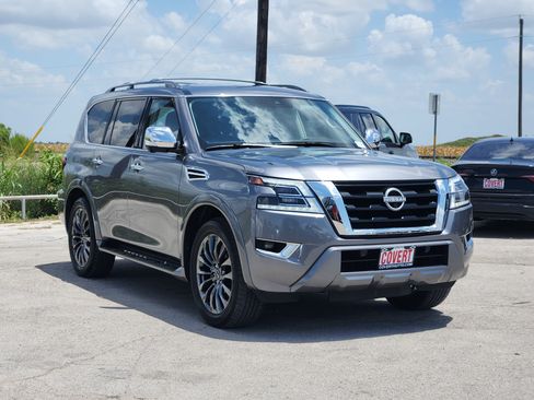 Used 2024 Nissan Armada Platinum w/ Captain's Chairs Package AWD/4WD image 3