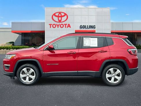 Used 2018 Jeep Compass Latitude w/ Popular Equipment Group AWD/4WD image 2