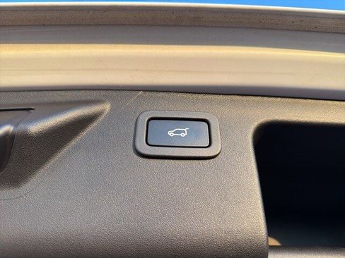 Used 2018 Land Rover Discovery Sport HSE image 56