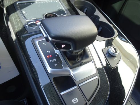 Used 2017 Audi Q7 3.0T Premium Plus image 18