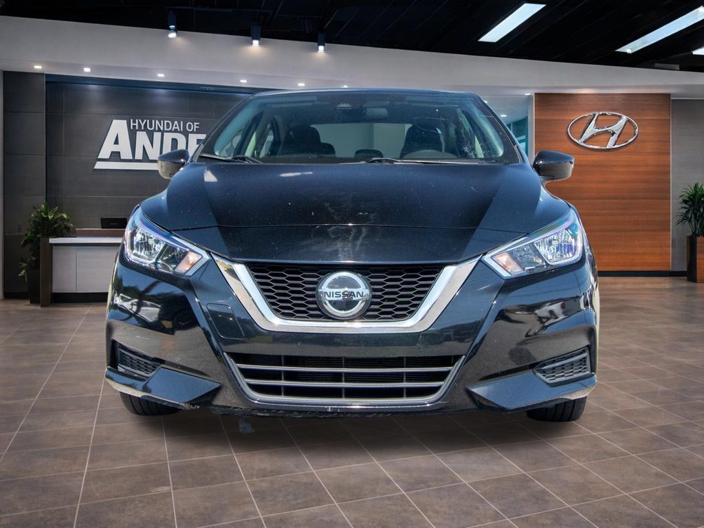 Used 2022 Nissan Versa SV FWD image 4