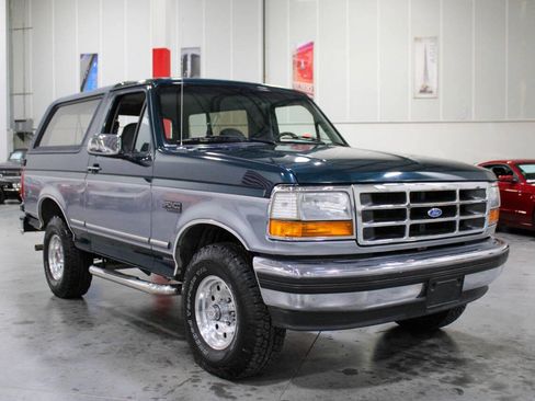 Used 1994 Ford Bronco XLT image 8