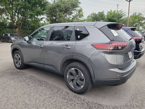 Used 2025 Nissan Rogue SV FWD image 3