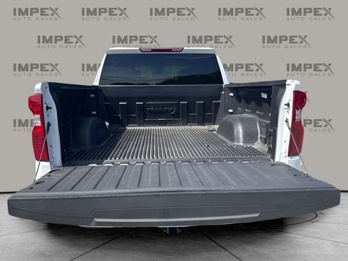 Used 2025 Chevrolet Silverado 1500 LT image 28