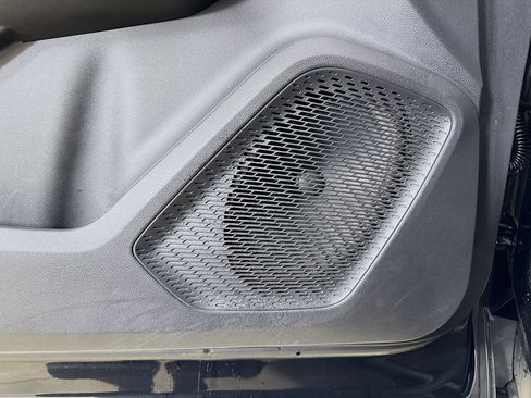 Used 2024 Chevrolet Equinox EV LT image 19