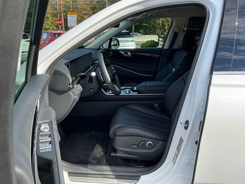 Used 2025 Genesis GV80 2.5T image 39