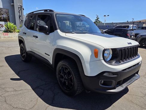 Used 2017 Jeep Renegade Latitude w/ Popular Equipment Group AWD/4WD image 15