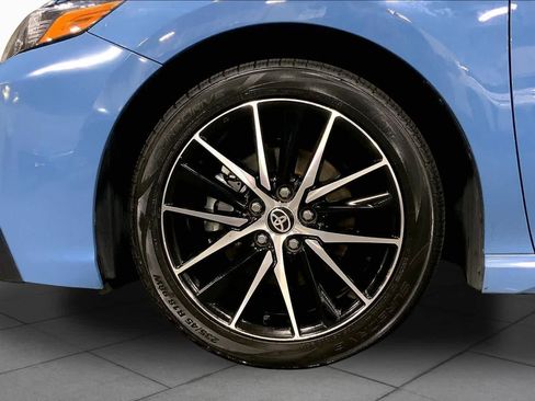 Used 2024 Toyota Camry SE FWD image 11