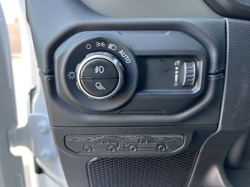 New 2026 Jeep Gladiator Mojave image 10