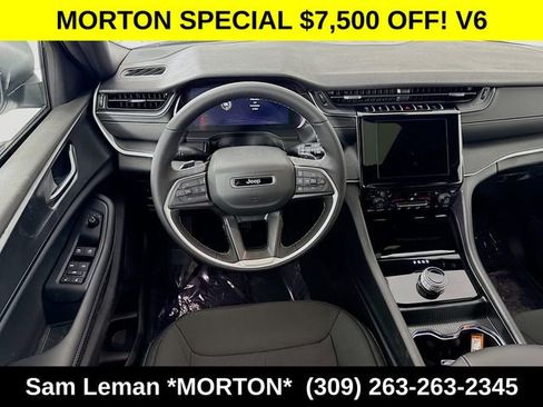 New 2025 Jeep Grand Cherokee Laredo w/ Luxury Tech Group I AWD/4WD image 22
