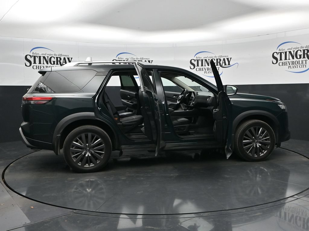 Used 2024 Nissan Pathfinder SL w/ SL Premium Package FWD image 36