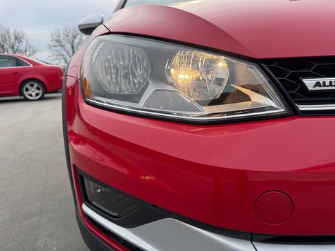 Used 2017 Volkswagen Golf Alltrack S image 28