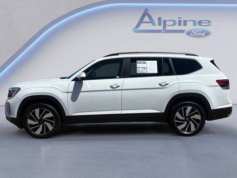 Used 2024 Volkswagen Atlas SE AWD/4WD image 2