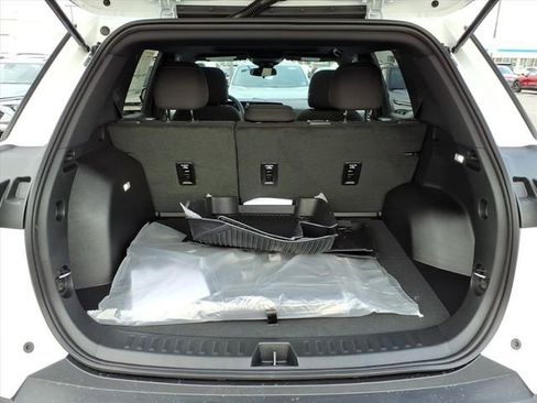 New 2026 Chevrolet Equinox LT image 4