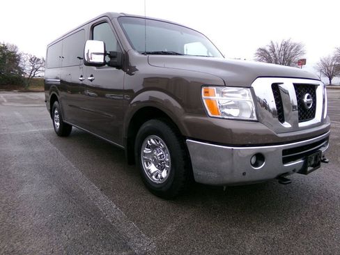 Used 2015 Nissan NV 3500 SL w/ Technology Package image 4