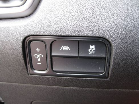 Used 2021 Kia Sorento LX FWD image 13