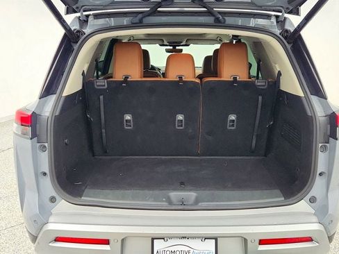 Used 2023 Nissan Pathfinder Platinum image 23