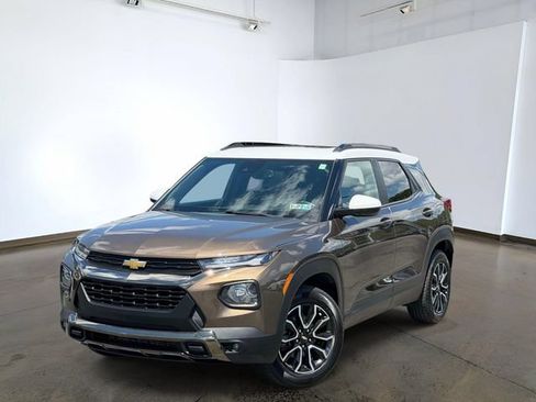 Used 2022 Chevrolet TrailBlazer ACTIV w/ Sun and Liftgate Package AWD/4WD image 1