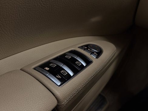 Used 2010 Mercedes-Benz S 550 4MATIC Sedan image 51