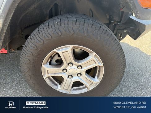 Used 2020 Jeep Wrangler Sport AWD/4WD image 4