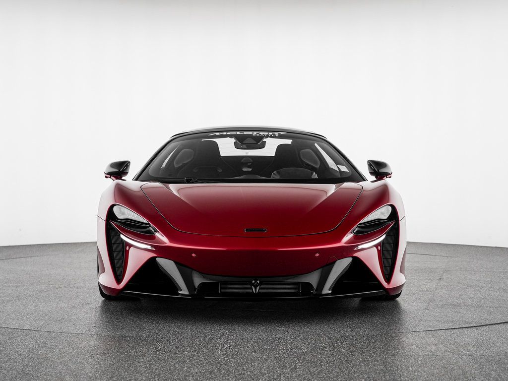 Used 2025 McLaren Artura Spider RWD image 5