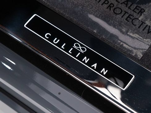 New 2027 Rolls-Royce Cullinan Black Badge AWD/4WD image 14