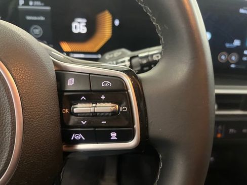 Certified 2024 Kia Sorento S image 19