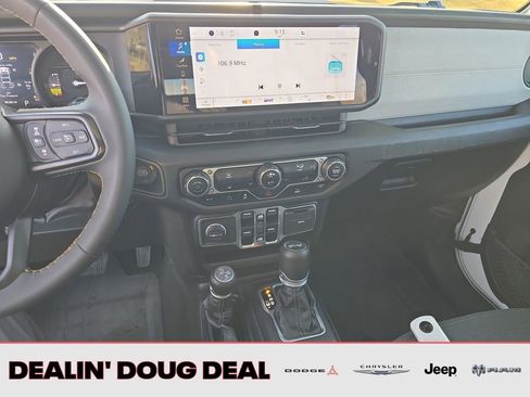 Used 2024 Jeep Wrangler Unlimited w/ LED Headlamp & Fog Lamp Group AWD/4WD image 18