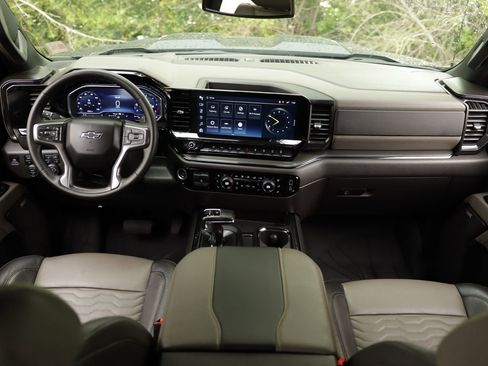 Used 2024 Chevrolet Silverado 1500 ZR2 AWD/4WD image 22