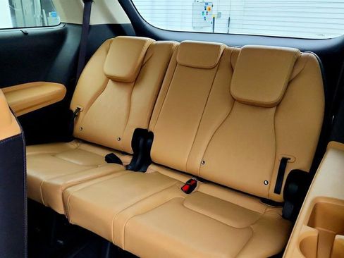 Used 2023 Kia Carnival EX FWD image 22