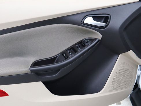Used 2014 Ford Focus SE image 13