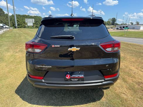 Used 2023 Chevrolet TrailBlazer LT FWD image 4
