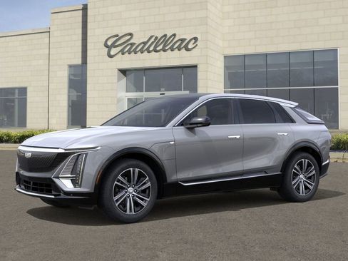 New 2026 Cadillac Lyriq Luxury image 2