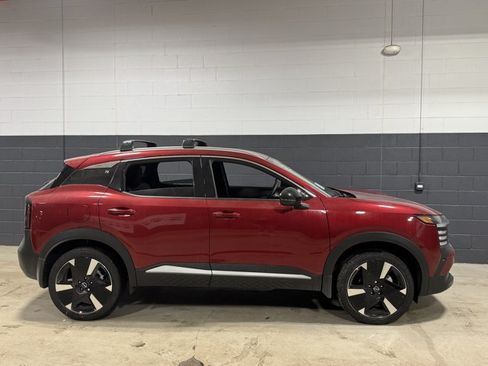 New 2026 Nissan Kicks SR w/ Cold Weather Package AWD/4WD image 7