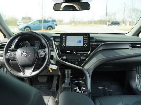 Used 2024 Toyota Camry SE image 25