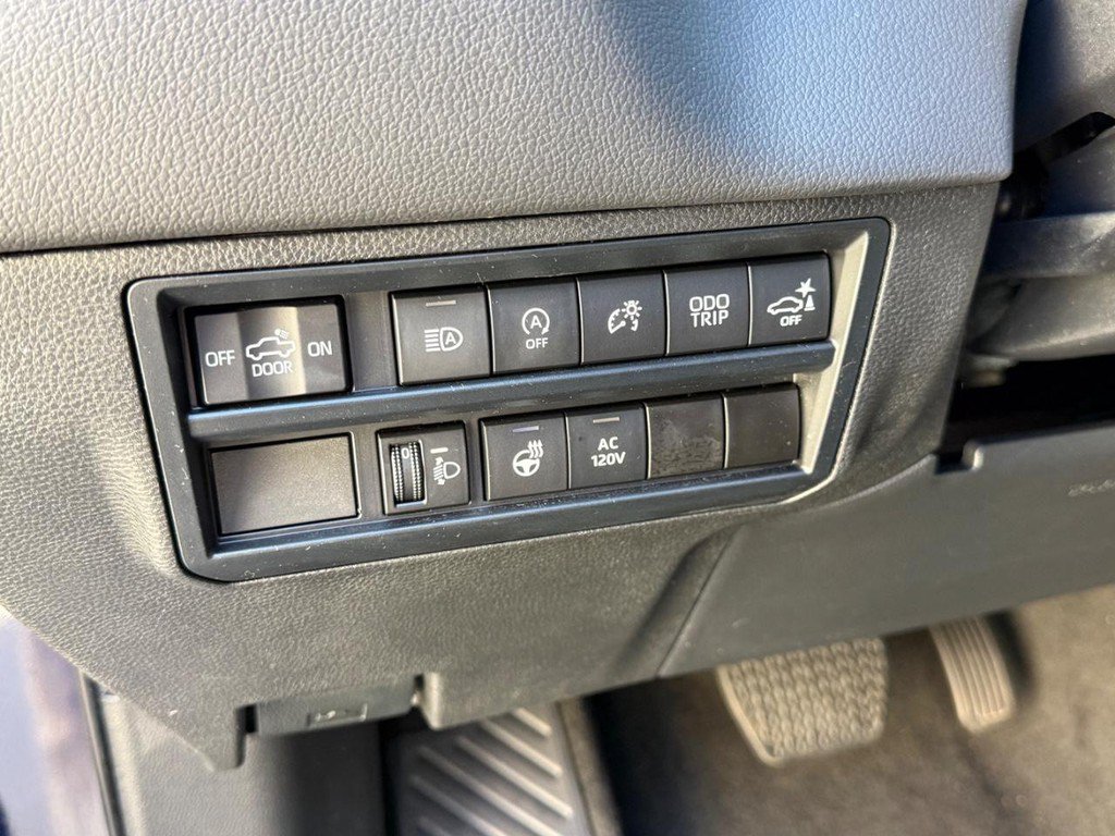 Used 2023 Toyota Tundra Limited AWD/4WD image 17