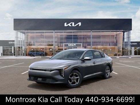 New 2026 Kia K4 LXS image 1