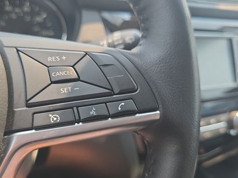Used 2021 Nissan Rogue Sport SV AWD/4WD image 25